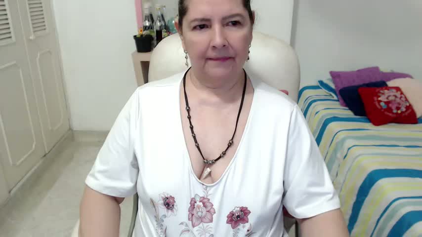leonela_69 Webcam Chat October 16, 2026