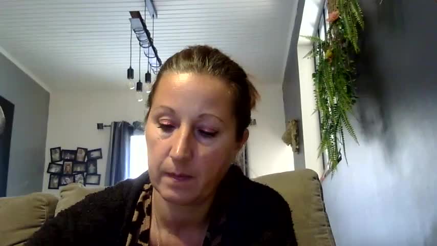 feline27 Webcam Chat October 16, 2026