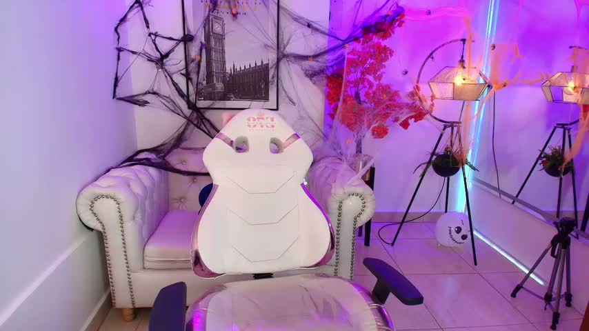 Arianna_millerr Webcam Chat October 17, 2026