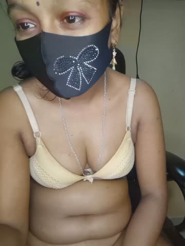 sumi_couele18 Webcam Star October 17, 2026