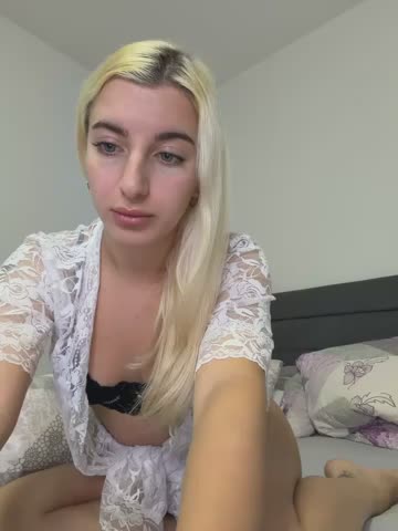 SweetMiiia Webcam Chat October 17, 2026