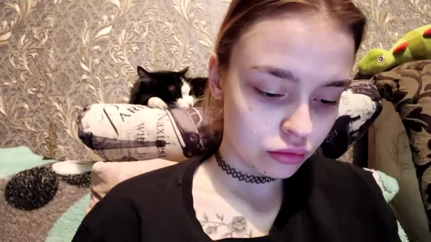 CaraDelevingnee Webcam Chat October 17, 2026