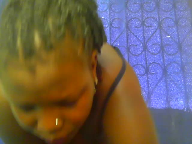 Queen_beautyy Webcam Chat October 17, 2026