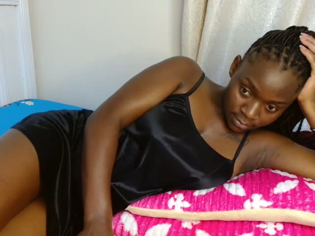 miss_monroee Webcam Chat October 17, 2026