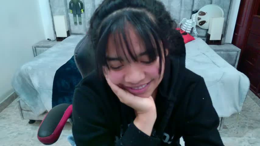 laureentt_ Webcam Chat October 17, 2026