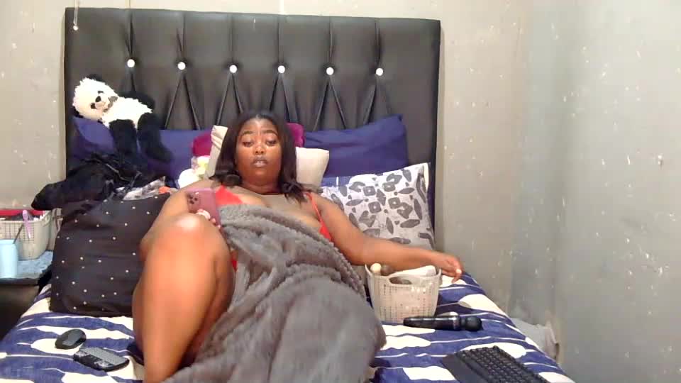 caramelbooty69 Webcam Chat October 17, 2026
