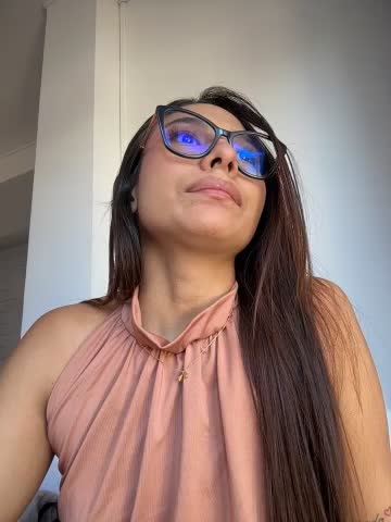 amira_cute2 Webcam Star October 17, 2026