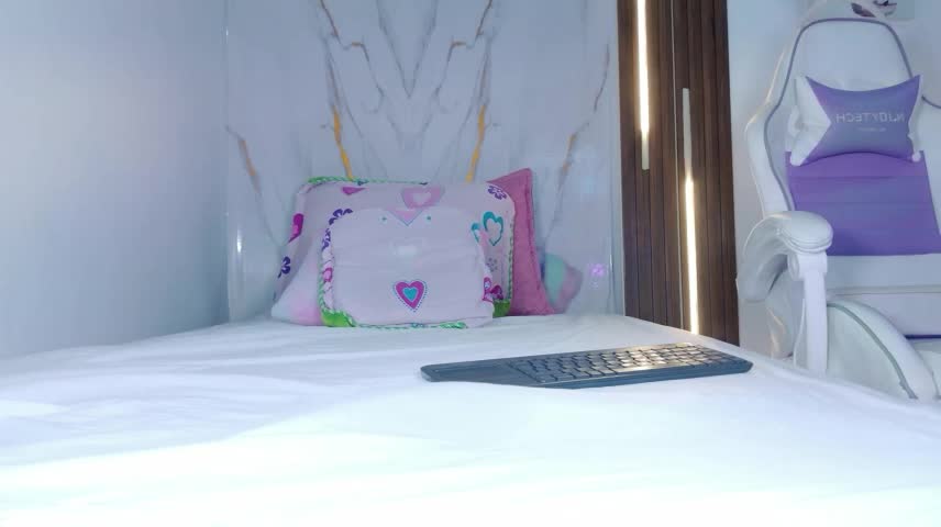 mia_099 Webcam Chat October 17, 2026