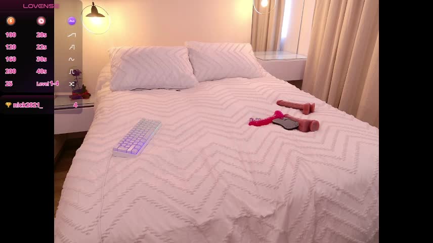 Luna_Luxxe Webcam Chat October 17, 2026