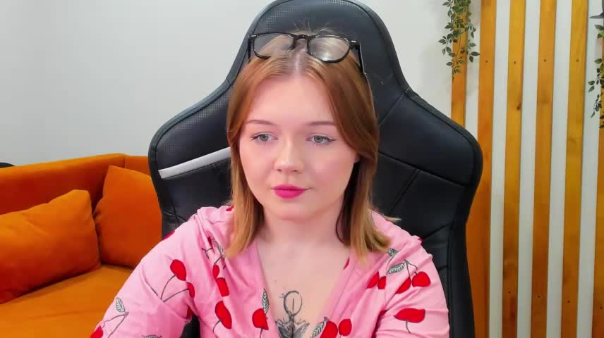 ElinaVale Webcam Chat October 17, 2026