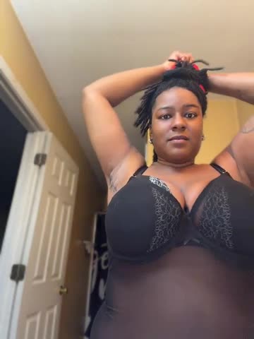 GirthGoddessCoco Webcam Chat October 17, 2026