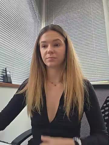 lucie_mehott Webcam Chat October 17, 2026