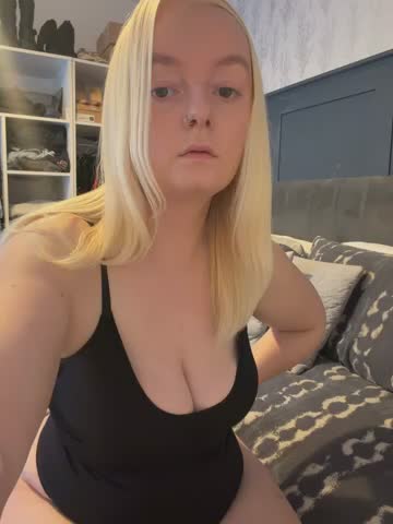 lusciouslylou Webcam Chat October 17, 2026