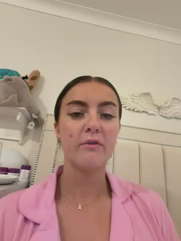 LolaSkyee Webcam Chat October 17, 2026