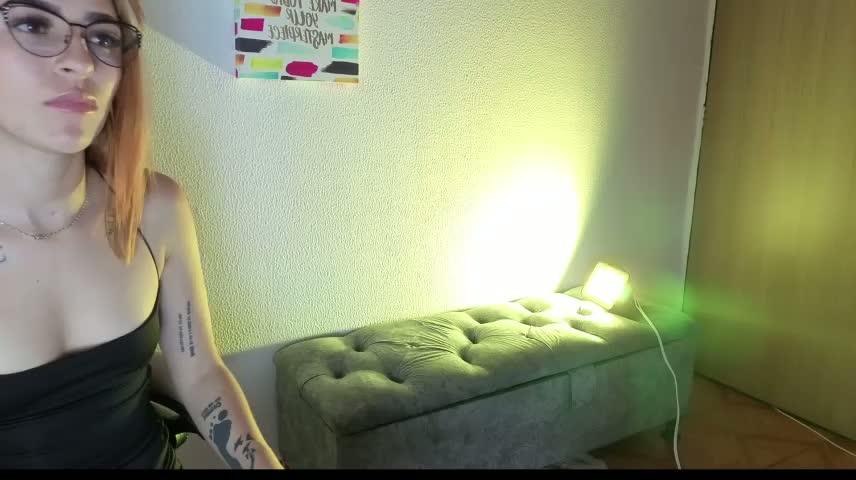 Juliana_Bloom Webcam Chat October 17, 2026