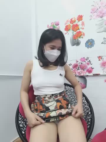 Lily-26 Webcam Chat October 17, 2026