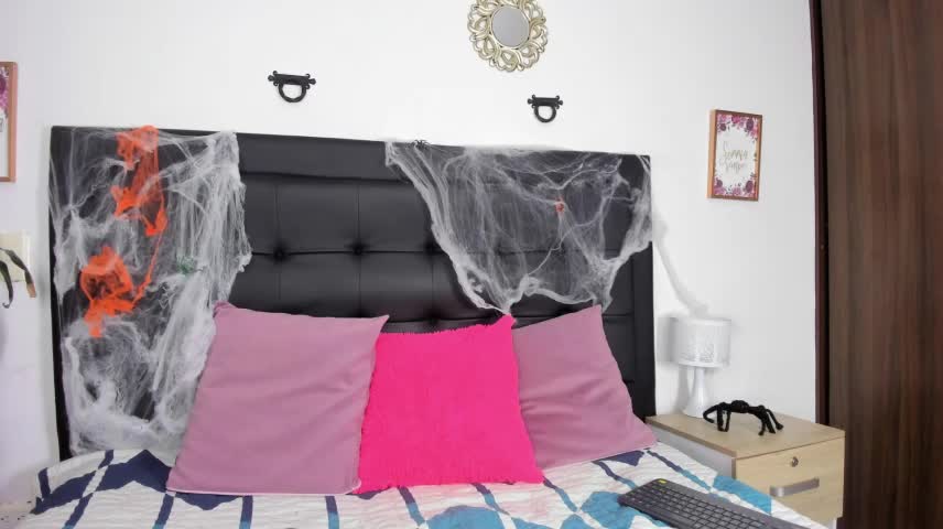 Amara-love Webcam Chat October 17, 2026
