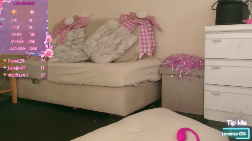 Milky_flexy_cat Webcam Chat October 17, 2026