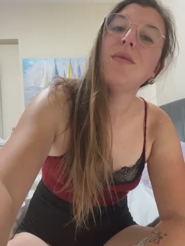 AlinaMeiier Webcam Chat October 18, 2026