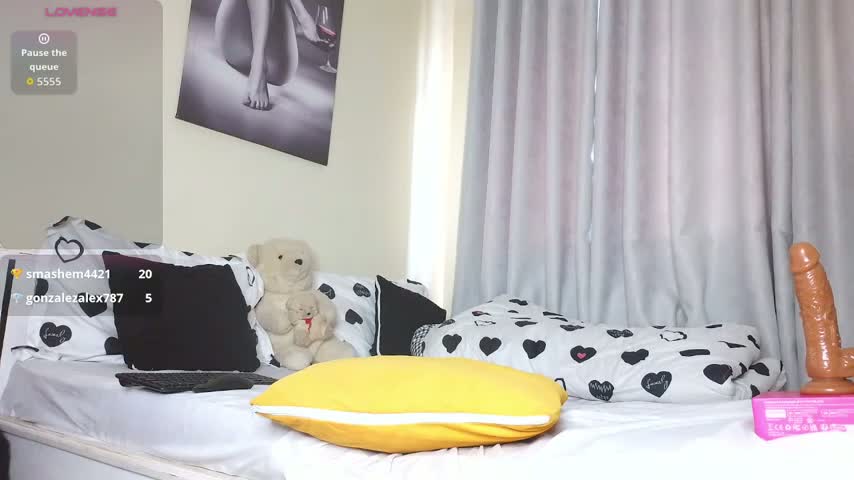 Fluffy_Pillows Webcam Chat October 18, 2026