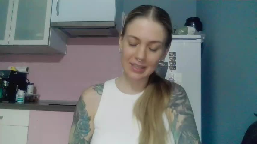 Alveriai Webcam Chat October 18, 2026