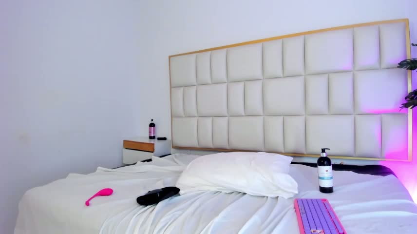 Emma_collins01 Webcam Chat October 18, 2026