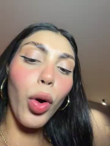 zui_lu Webcam Chat October 18, 2026