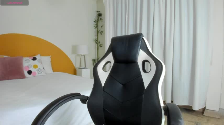 _Emmaa_Queen_ Webcam Star October 18, 2026