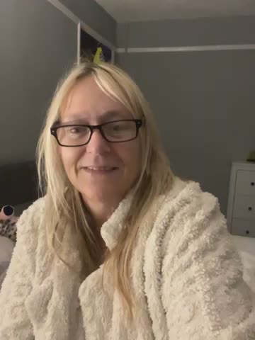 Blondnboujee53 Webcam Chat October 18, 2026