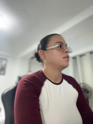 JuanitaMore01 Webcam Chat October 18, 2026