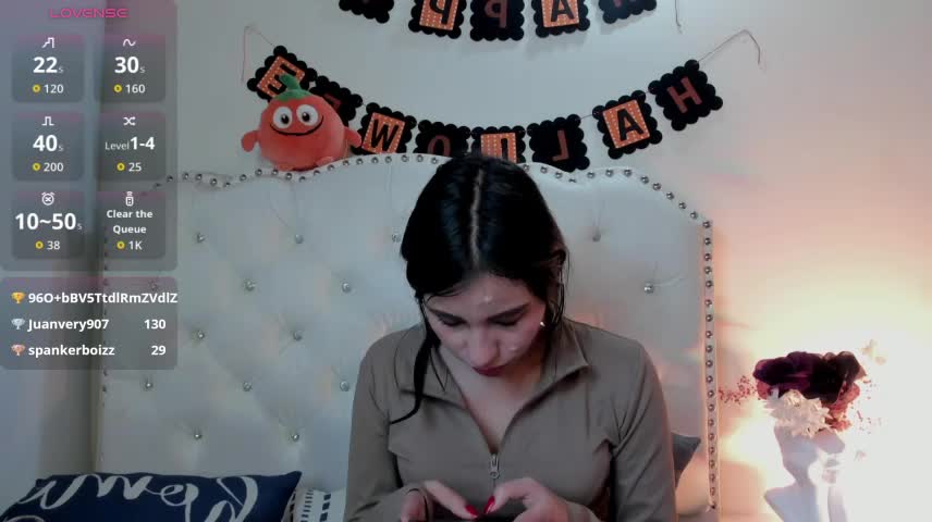 Chloe_Miller_2 Webcam Chat October 18, 2026