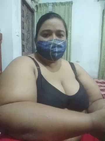 momo_loves Webcam Chat October 18, 2026