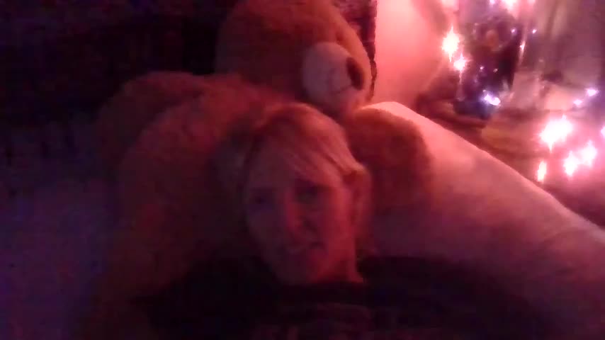 GiggleCatalyst Webcam Chat October 18, 2026