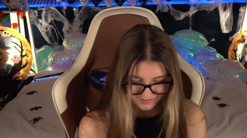 Lissaa_Moon Webcam Chat October 18, 2026