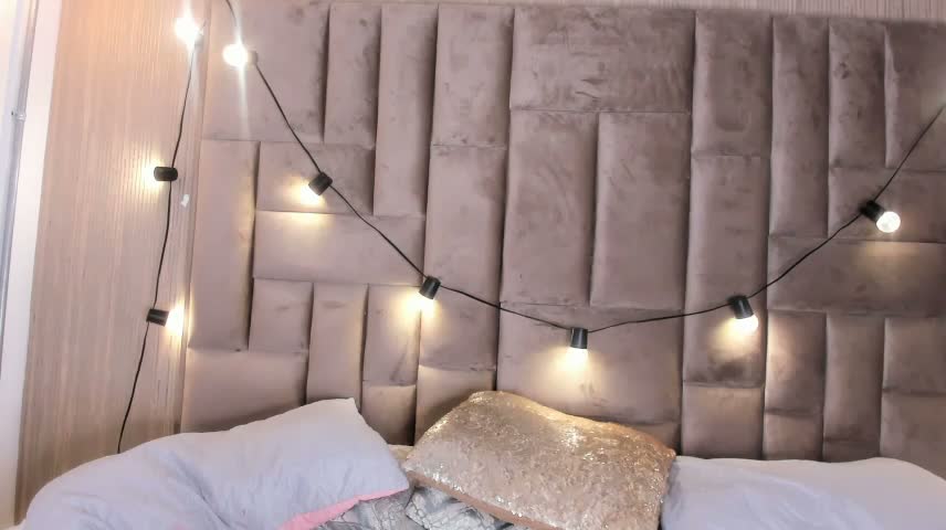 ValeryMonroe_ Webcam Chat October 18, 2026