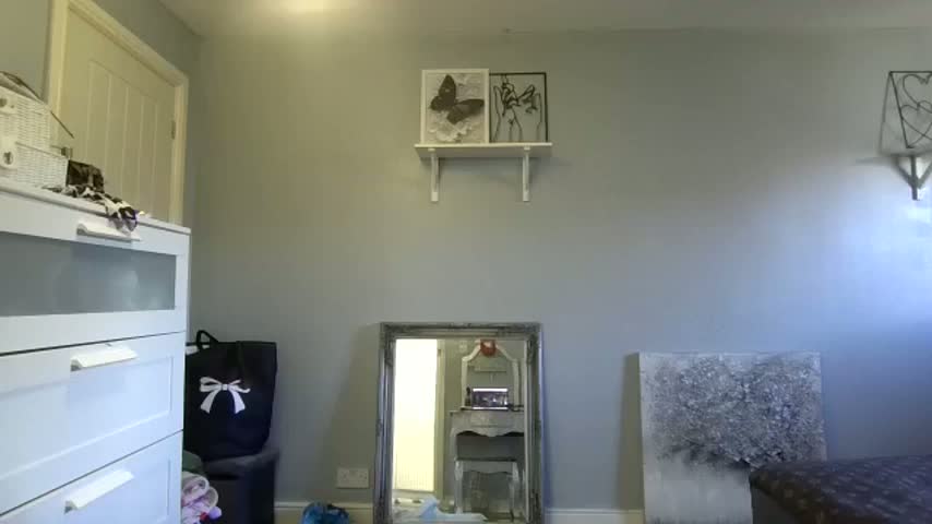 BritishMilfFrankyX Webcam Chat October 18, 2026