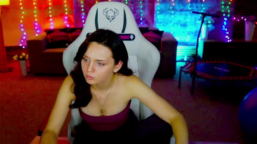 Olivia054_Sweet Webcam Chat October 19, 2026