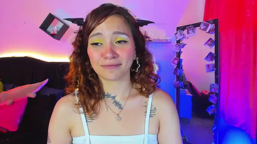 alisson_zafiro_ Webcam Chat October 19, 2026