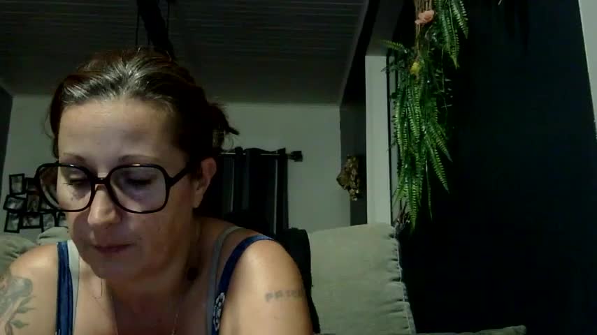 feline27 Webcam Chat October 19, 2026