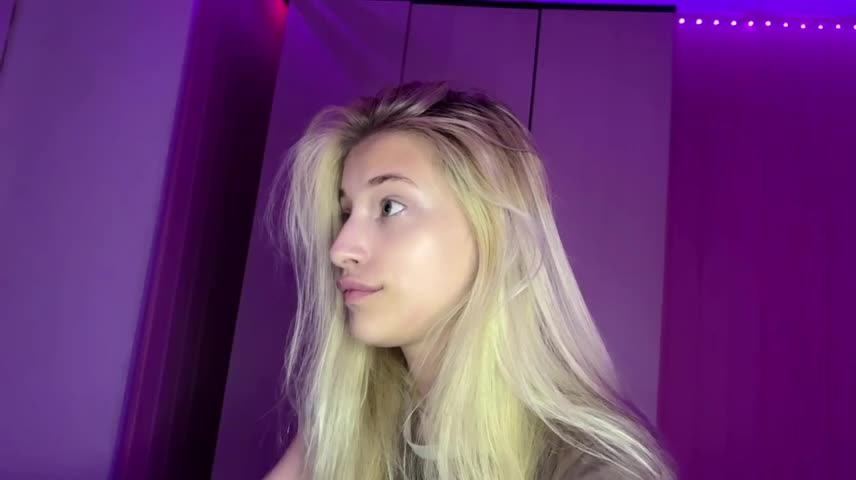 FiveFootBlonde Webcam Chat October 19, 2026