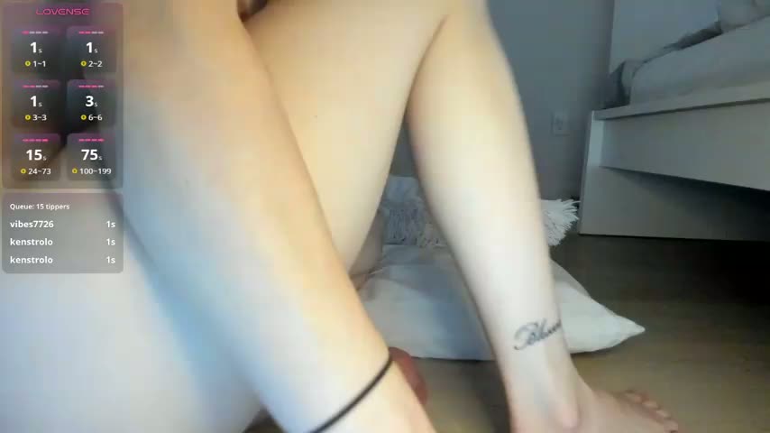 youlovesaraah Webcam Star October 19, 2026