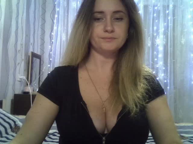KiraKissi Webcam Chat October 19, 2026