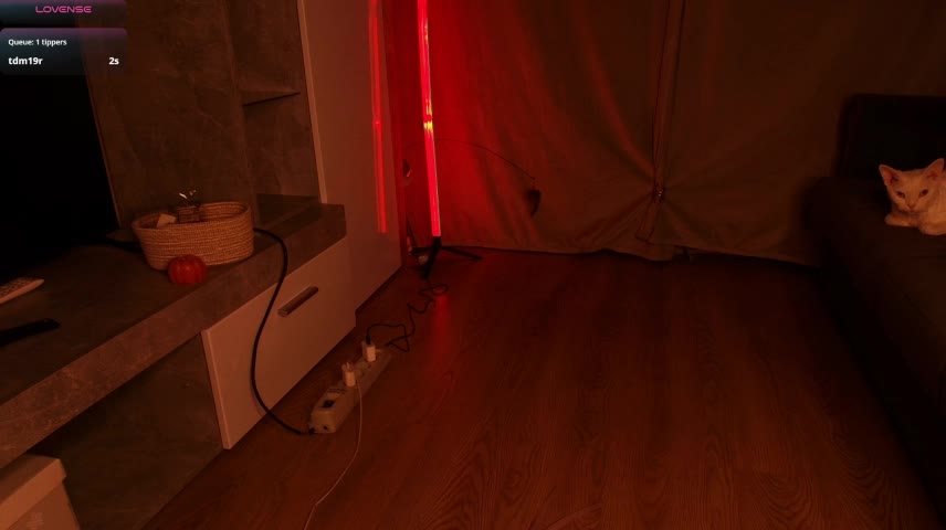 Eziliz Webcam Chat October 19, 2026
