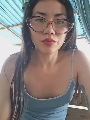 AriaGold_88 Webcam Chat October 19, 2026