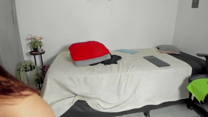 sara_sweet9 Webcam Star October 19, 2026