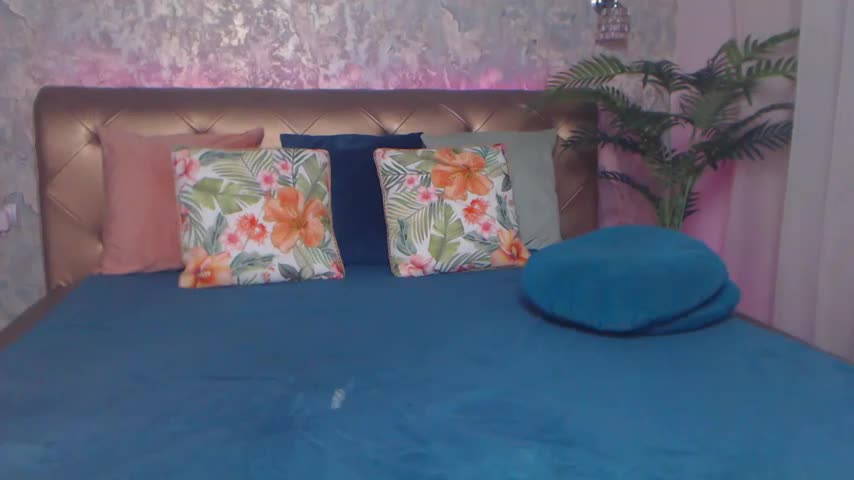 LindaMaia Webcam Chat October 19, 2026