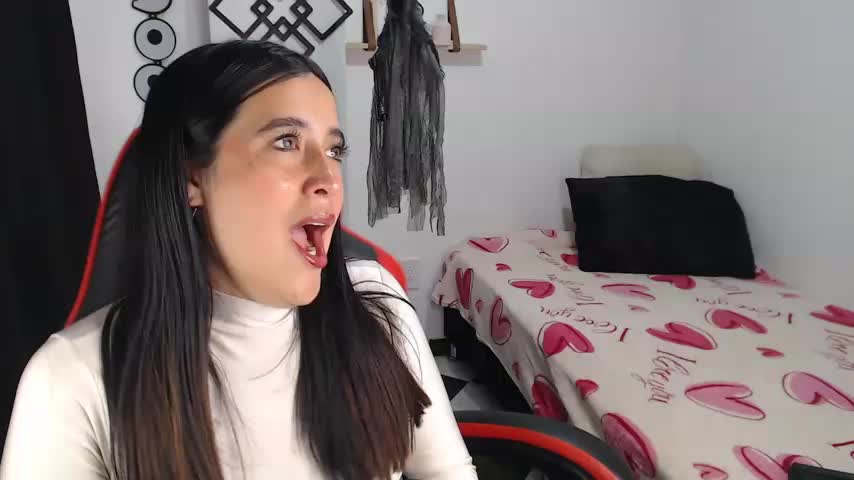 __leaa Webcam Star October 19, 2026