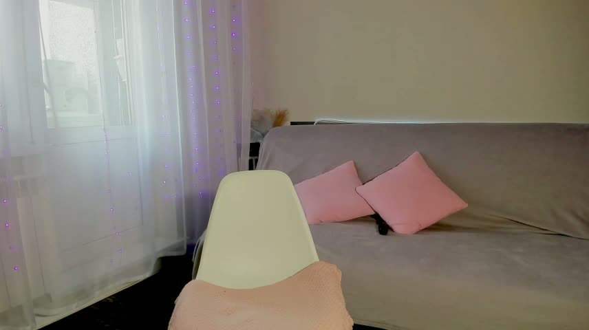 viki_love77 Webcam Chat October 19, 2026