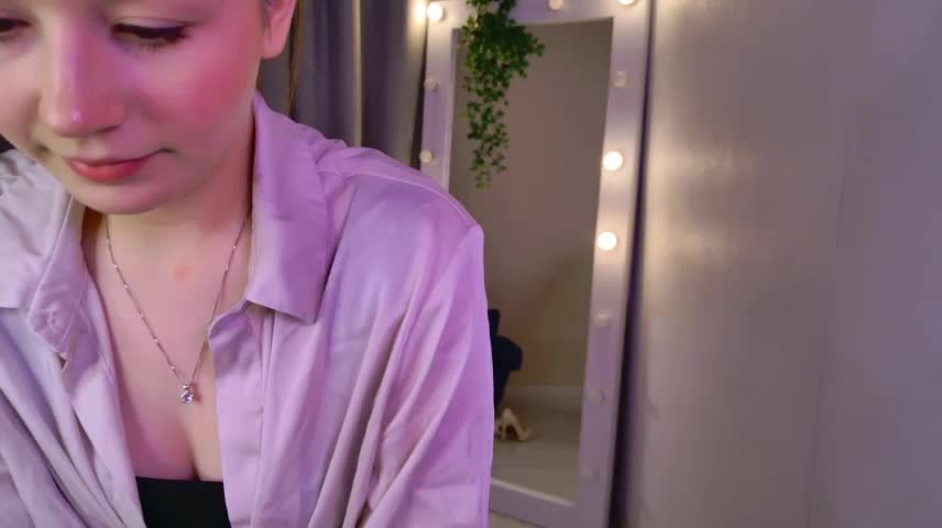 RileyBloomss Webcam Star October 19, 2026