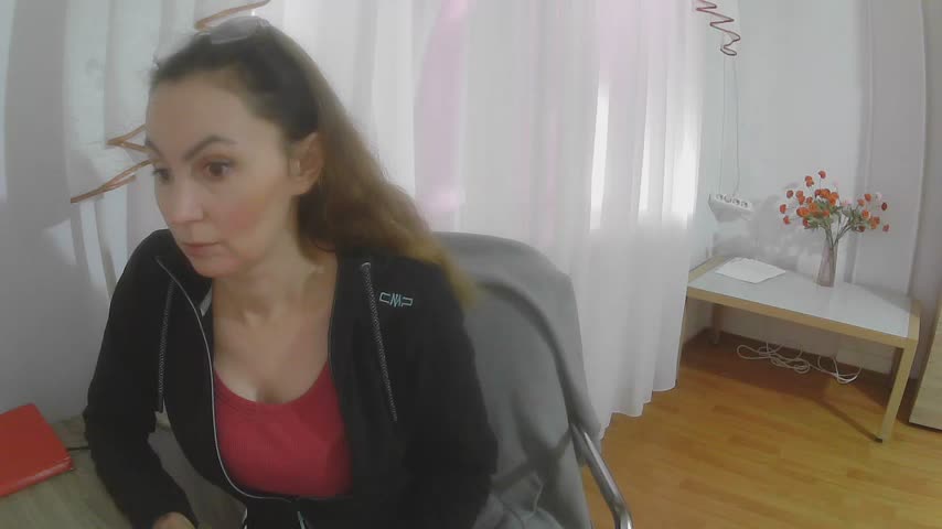 Tess_Bertie Webcam Chat October 19, 2026